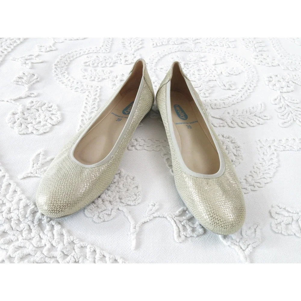 Wolky Metallic Champagne Silver Snakeskin Ballet Flats 39 8.5 Comfort Slip Ons